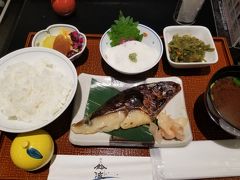 翌日は鈴波でやまかけ定食
この日のお魚はさわらでした