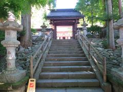 妙雲寺に来ました。昼間なので、今回は境内を見学できます。