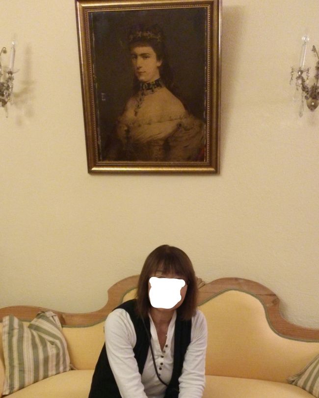 フロントにいた娘さんに<br />６月の水害後のハルシュタットの様子を聞きます。<br />ようやく後かたずけが終わったらしいです。<br /><br />大変な大洪水でヴォルフガングも足止めになったようです。