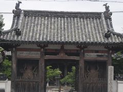 ７月４連休２日目 どこか出かけようかと、曇り空の中～京都府北部へ・・
西国三十三第２１番札所「穴太寺」門前を朝７時半過ぎに、通過しました。