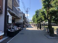 朝市やっていました。
飛騨牛の佃煮とごまこくせんを試食しちゃったのでお買い上げです。