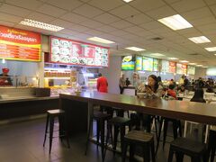 バンコク・スワンナプーム国際空港の空港食堂