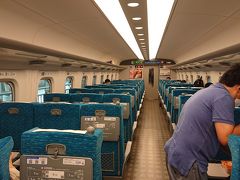 新大阪駅着

乗車率、二割ってとこですかねえ。
先月よりは多いけど。