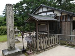 朝食後、松陰神社へ、
松下村塾がそのまま残っているんですね。吉田松陰の誕生地など、そのまま見せていただけるんですね。神社内は木陰も多くて夏でも観光しやすいかも。