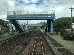 於福駅を発車します。