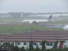 前編の、飛行機の見学の続きです。

こちらの写真は、航空科学博物館の、レストランのところから撮ったものです。
ユナイテッド航空。