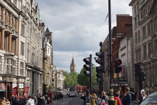 遠くにビッグベン。