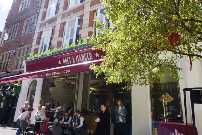リバティ（デパート）近くの、<br />サンドウィッチ屋さん「PRET A MANGER」で、