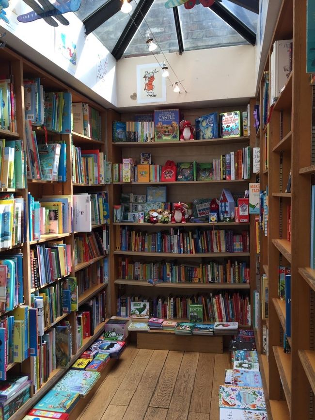 本屋さんに自然光っていいなぁ～～！！