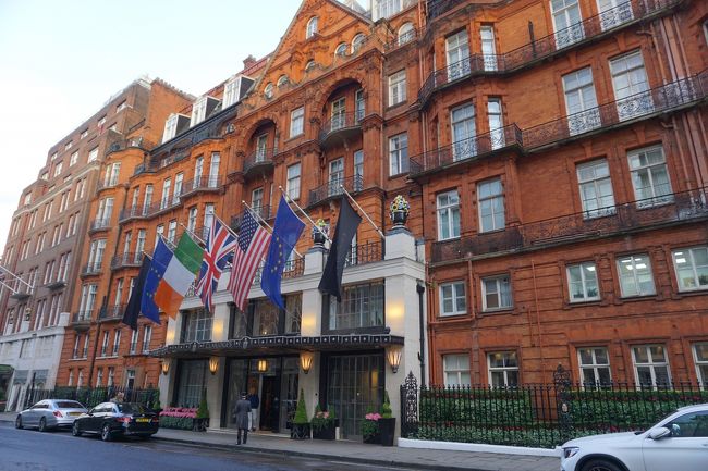 しあわせなアフタヌーンティー時間。<br />クラリッジ、泊まってみたいな！いつか^^