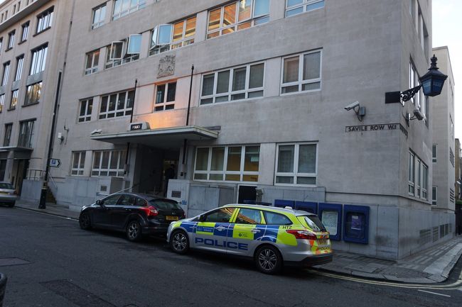 SAVILE ROWへ。<br /><br />日本語の「背広」の由来になったという説もあるらしい。