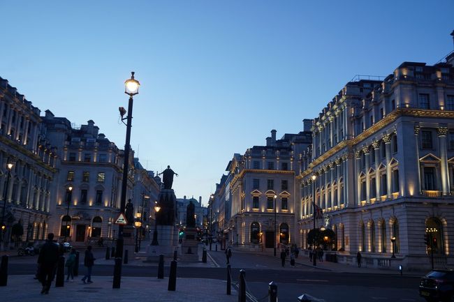 ロンドン時間が足りない！＞＜と、<br />そのまま夜のお散歩へ。