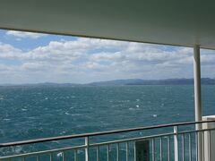 徳島行きフェリー乗船、約２時間の乗船。潮風が心地いい。