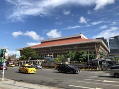 台北車站に到着、懐かしい～！
台湾の鉄道のメインステーションとあって高速鉄道、台湾鉄道、ＭＲＴが乗り入れていてここから台湾各地へと繋がっている。

