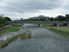 河合橋から見る高野川。右から鴨川が合流しています(鴨川へ合流して行きます、が正解？)