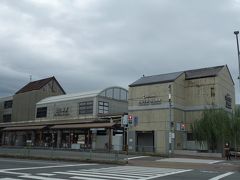 出町柳駅。
京阪と叡山電車の乗り換え駅ですが、駅舎別々なんですね