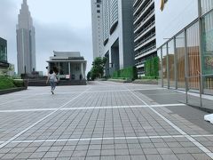 新宿JR東日本本社前を通過
今日も渋谷までは歩きます！