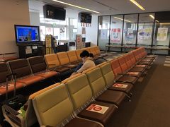 【１日目】
出発１時間ちょい前に茨城空港へ到着。
空港内は、どこもかしこもガラガラです。
近所のスーパーの方が遥かに密ですな。