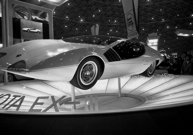トヨタのＥＸ‐Ⅰ・Ⅱ・Ⅲをはじめとする未来車の競演には、ご来場されたショー総裁・高松宮殿下もことのほかご熱心だったという。