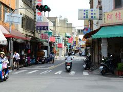 一旦、宿へ戻って荷造り。チェックアウトの11時まで時間があるので、小吃を色々食べてまわろう。

18番バスに乗って小西門(大億麗緻)で下車し、グルメスポットがたくさんある国華街へ。