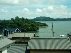 寸座駅からの景色です。建物の雰囲気と緑が合わさり、よい景色です。