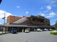 大阪よりＪＲで近江八幡駅に到着しました。
