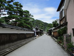 近江商人の屋敷が建ち並ぶ、新町通りに来ました。
