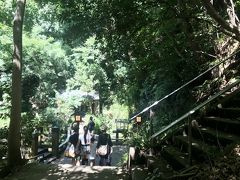 稲荷堂を見て元来た道を帰ります。
本当は古墳とかも見るつもりでしたが、きっと土がこんもりしてるだけだろうと思い、やめました。
とにかく暑くて…