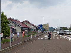 1時間半ほど高原を散策したら暑い下界に戻ります。
途中の「道の駅 あらい」で小休止