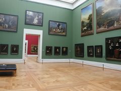 午後は、アルテピナコテークという美術館へ。1836年、ミュンヘンを首都とするバイエルン王家（ヴィッテルスバッハ家）の収集を展示するために国王ルートヴィヒ1世が開いたもの。
