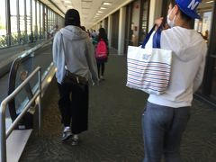 
途中多少揺れたようですが、私はわからず（笑）
無事にホノルル空港に到着♪