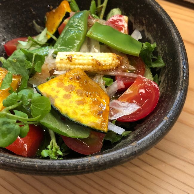 お店おススメのサラダ