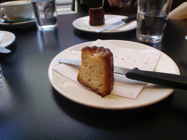 これが人生初カヌレでした。おいしい！