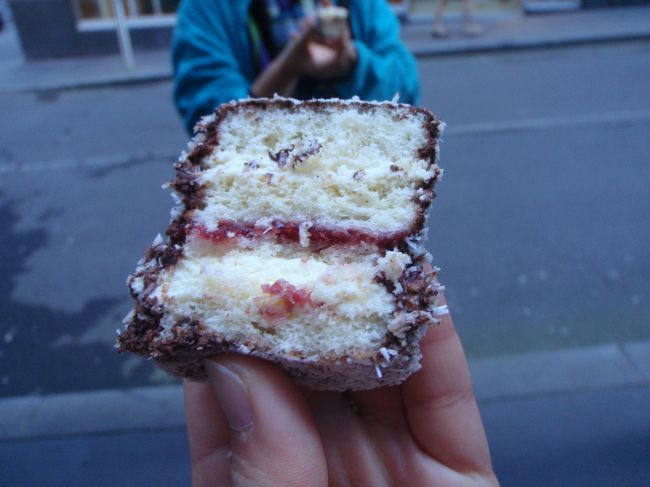 オーストラリアの伝統のお菓子、ラミントン