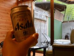 ちちぶ温泉はなのやの大浴場でお湯につかったあとは
部屋でビール飲んでまったり。
旅の醍醐味を楽しみます。