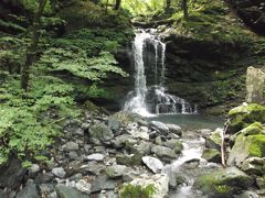 清浄の滝。

表参道を歩き始めてから1時間15分。

