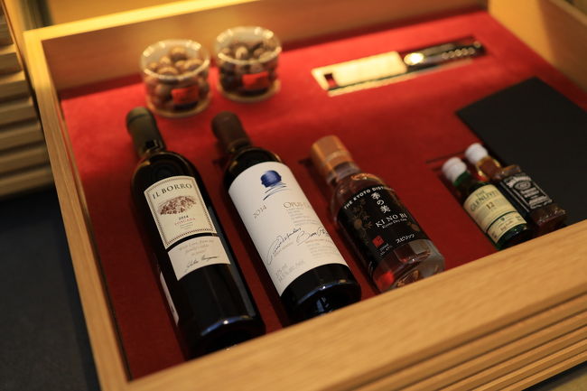 ワイン等もありました。<br />オーパスワン2014のハーフボトルがしれーっと置かれているのは驚きでした。