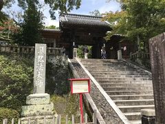 日枝神社（歩１分）→修禅寺
修善寺かと思っていたらこちらは修「禅」寺なんですね。
激暑のなか階段…