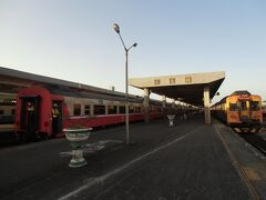 当時の台東駅は非電化なので、空が広い。