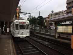 長崎駅から路面電車に乗車して本日の目的地となる長崎原爆資料館に向かいます。
