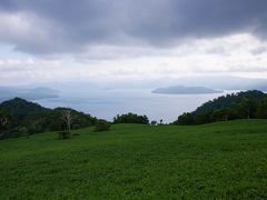 雲が多くなってきたがもう一つの展望台に行ってみた。
天気が良ければ、夜か翌朝にここか津別峠で星空か雲海を見たいと思っていたが、悪天候のため断念。