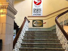 駅の２階はニュージーランドのスポーツ殿堂(https://www.nzhalloffame.co.nz/)になっています。があったので、よってみることに。
ラグビーはもちろんですが、ニュージーランドの各種スポーツについて展示されていました。
まあ、ほとんど存じ上げない方ばかりですが。。。