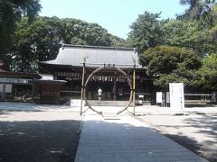 平塚八幡宮拝殿前の茅の輪