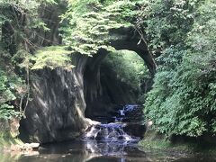 念願の濃溝の滝
夕方でも十分神秘的