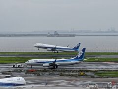 京葉線から新木場でりんかい線、天王洲アイルで東京モノレールに乗り換えて羽田空港で飛行機を見ることに。休日お出かけパスの有効活用です