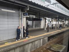 9：59 久大本線の起点久留米駅に到着。
列車はここから久大本線に入ります。