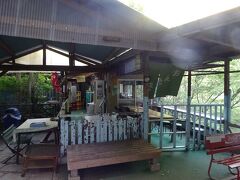 雄滝（おんたき）小屋