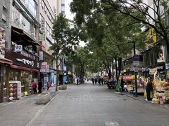 韓国ソウル・仁寺洞通りの写真。

何年ぶりでしょう？

人が少ないです。