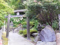 源泉わき、共同浴場の裏山にある、温泉神社。