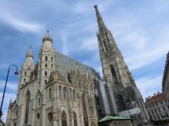 まずはシュテファン大聖堂。